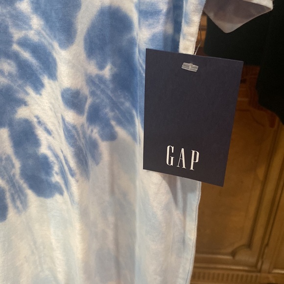Blue tie dye GAP shirt 💙BRAND NEW WITH TAGS - Picture 2 of 4